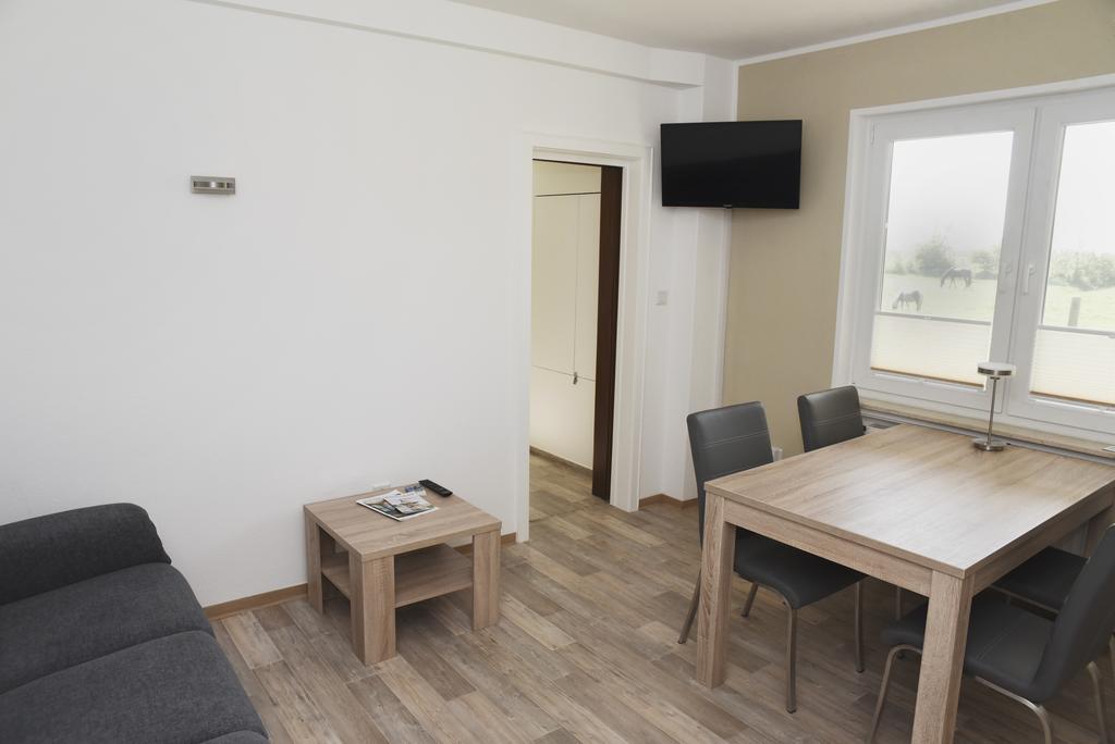 Reiterhof Gruendeich Apartamento Holtgast Exterior foto